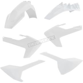 18 White Standard Plastic Kit 