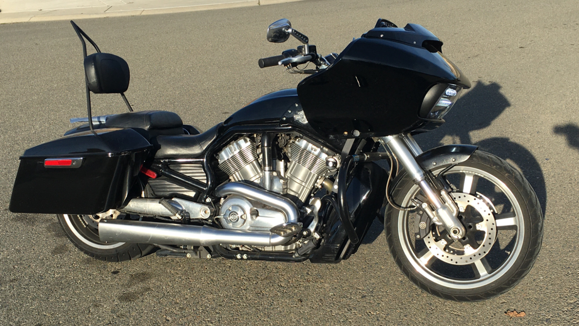 2013 Harley Davidson VRSCF - Dennis Kirk - Garage Build