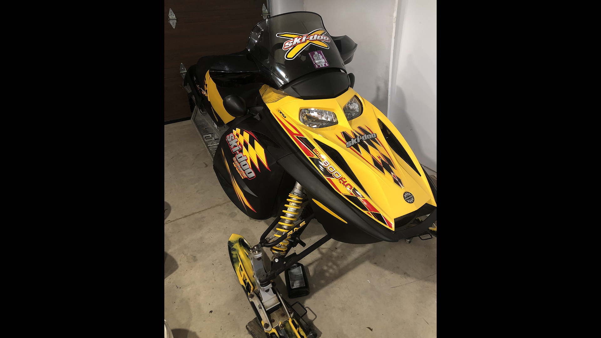 2004 Ski-doo BRP MX Z 800 HO - Dennis Kirk - Sled Build